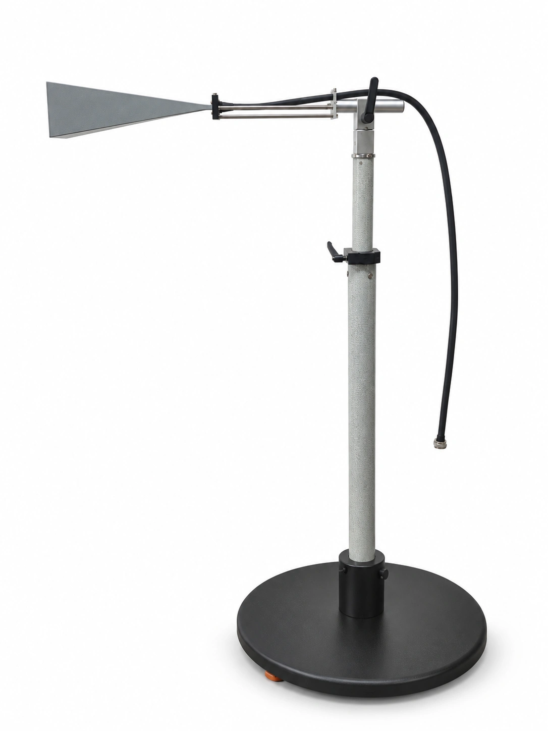 ZN30702A Millimeter-Wave Pyramidal Horn Transmit Antenna