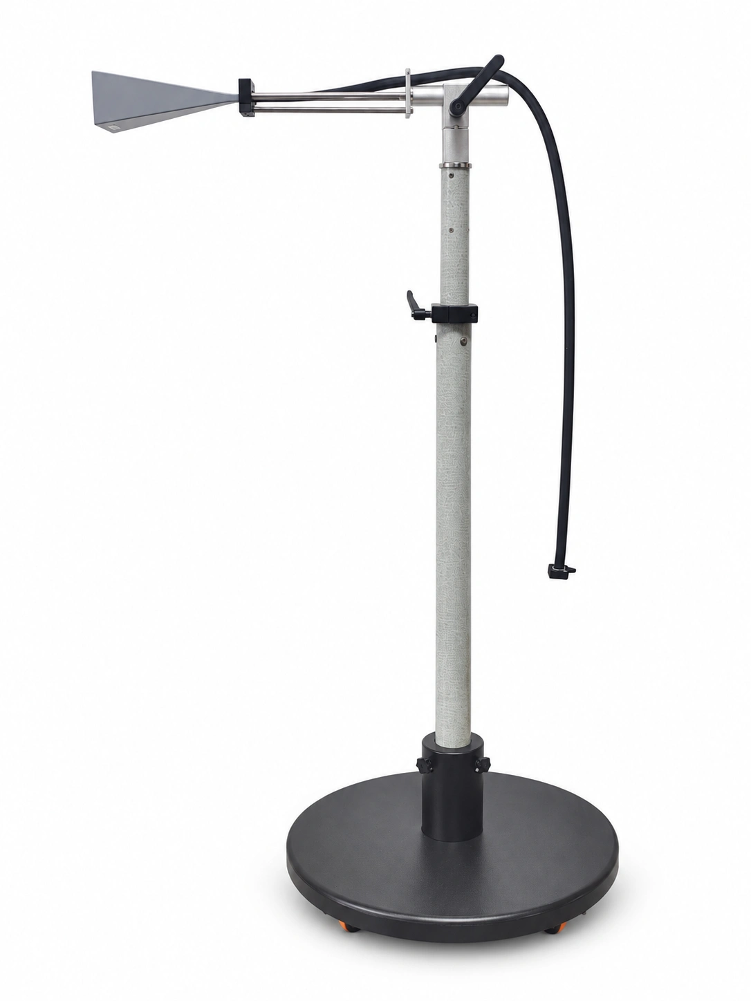 ZN30703A Ka-Band Pyramidal Horn Transmit Antenna